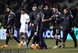 马丁内利戴帽 枪手逆转晋级第四轮